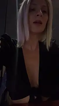 Snapshot of HOTLadyluna chatting on 05.25.26 HOTLadyluna online show from 05.25.26