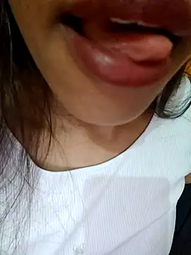 Snapshot of Hot__girls001 chatting on 11.16.25 Hot girls001 online show from 11.16.25