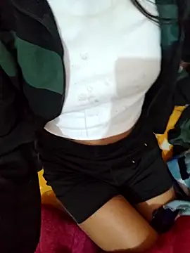 Snapshot of Hot__girls001 chatting on 11.25.25 Hot girls001 online show from 11.25.25