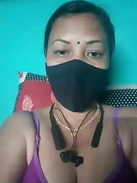 Snapshot of Hot__girls001 chatting on 11.26.25 Hot girls001 online show from 11.26.25