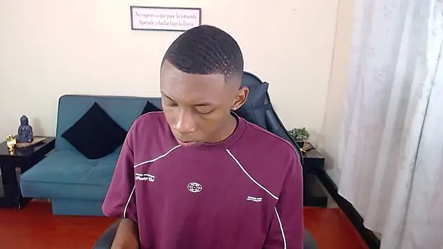 Snapshot of Miilo18 chatting on 12.02.25 Miilo18 online show from 12.02.25