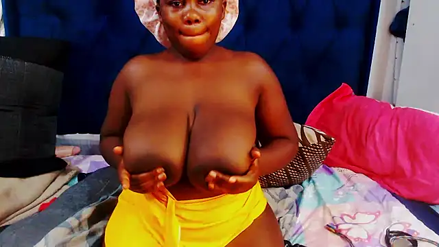 Snapshot of DarkCherryx chatting on 01.14.26 DarkCherryx online show from 01.14.26