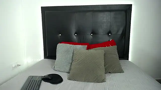 perla stone 20 online show from 11.19.25