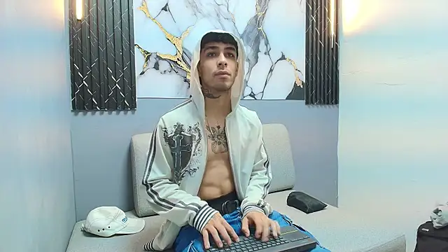 Snapshot of Aethon_noir chatting on 11.12.25 Aethon noir online show from 11.12.25