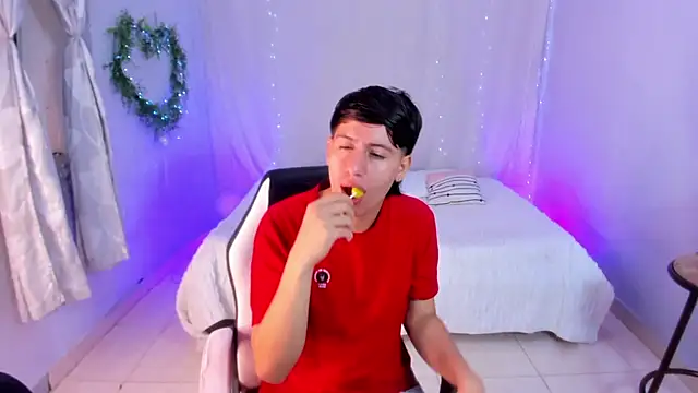 Snapshot of thiagoramirez_ chatting on 11.12.25 thiagoramirez online show from 11.12.25