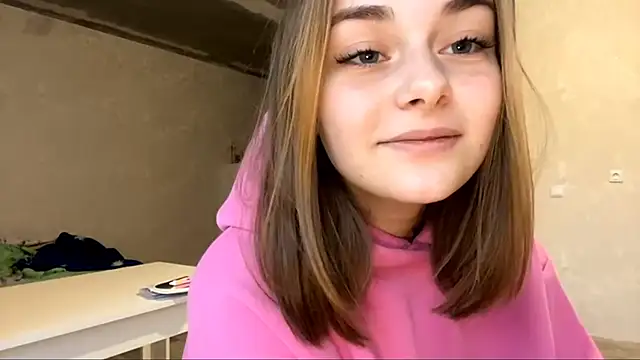 Snapshot of GeralynChiszar chatting on 11.14.25 GeralynChiszar online show from 11.14.25