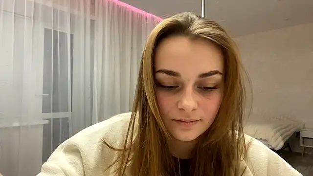 Snapshot of GeralynChiszar chatting on 03.05.26 GeralynChiszar online show from 03.05.26