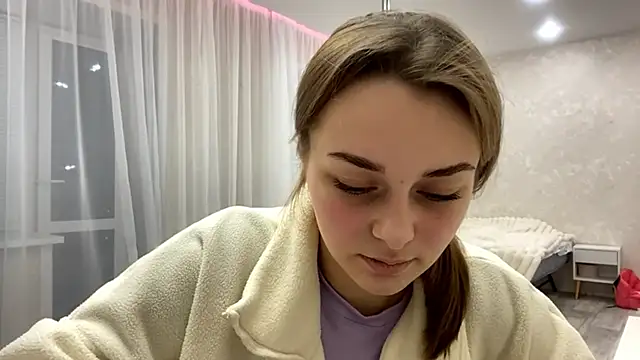 Snapshot of GeralynChiszar chatting on 03.06.26 GeralynChiszar online show from 03.06.26