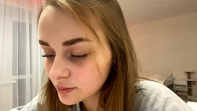 Snapshot of GeralynChiszar chatting on 03.12.26 GeralynChiszar online show from 03.12.26