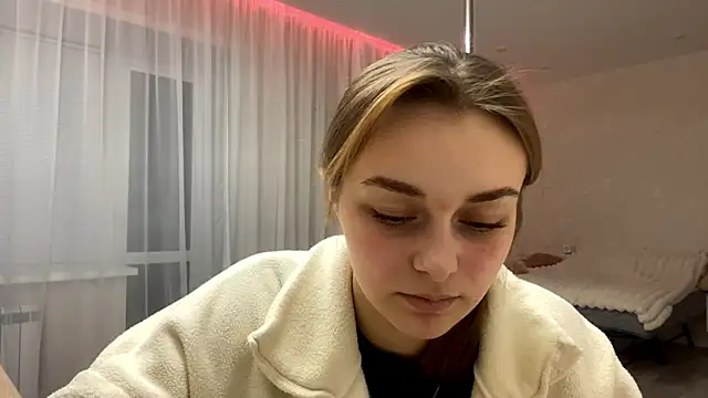 Snapshot of GeralynChiszar chatting on 03.25.26 GeralynChiszar online show from 03.25.26