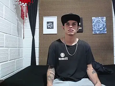 Snapshot of wild_duo777 chatting on 12.01.25 wild duo777 online show from 12.01.25