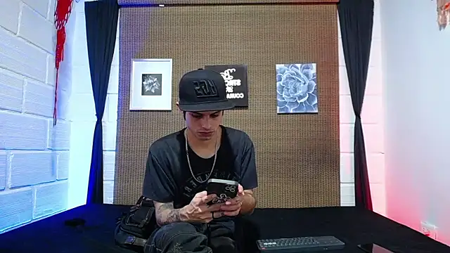 Snapshot of wild_duo777 chatting on 12.04.25 wild duo777 online show from 12.04.25