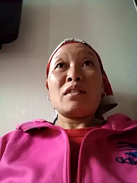 Snapshot of girl-hot2x chatting on 11.22.25 girl-hot2x online show from 11.22.25