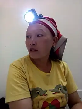 Snapshot of girl-hot2x chatting on 11.27.25 girl-hot2x online show from 11.27.25