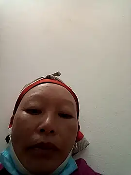 Snapshot of girl-hot2x chatting on 11.27.25 girl-hot2x online show from 11.27.25