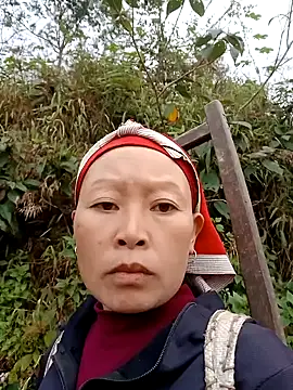 Snapshot of girl-hot2x chatting on 12.18.25 girl-hot2x online show from 12.18.25