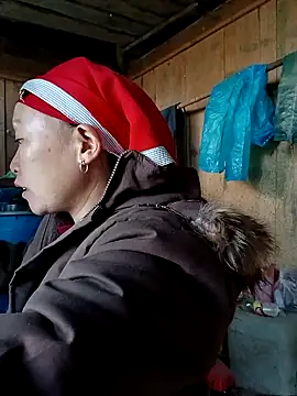 Snapshot of girl-hot2x chatting on 12.19.25 girl-hot2x online show from 12.19.25