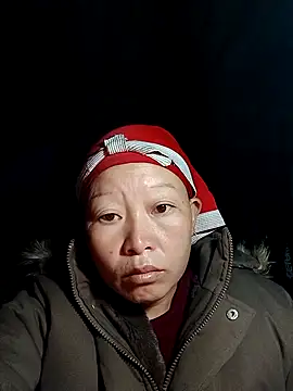 Snapshot of girl-hot2x chatting on 12.19.25 girl-hot2x online show from 12.19.25