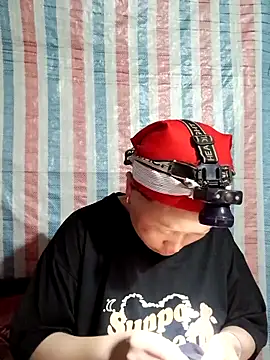 Snapshot of girl-hot2x chatting on 04.10.26 girl-hot2x online show from 04.10.26