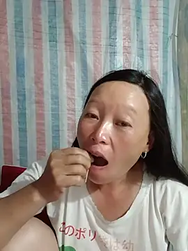 girl-hot2x online show from 05.20.26