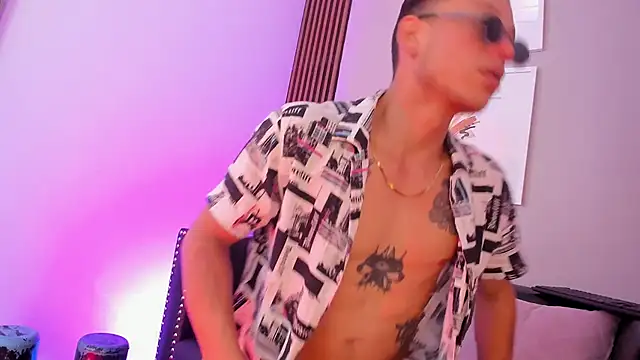 Snapshot of fuller444 chatting on 11.11.25 fuller444 online show from 11.11.25