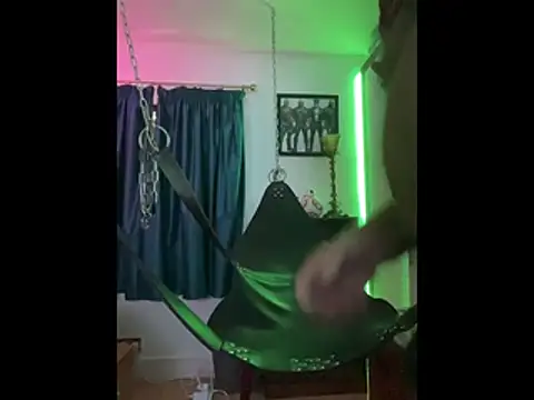 Snapshot of LeatherSdaddy chatting on 11.21.25 LeatherSdaddy online show from 11.21.25