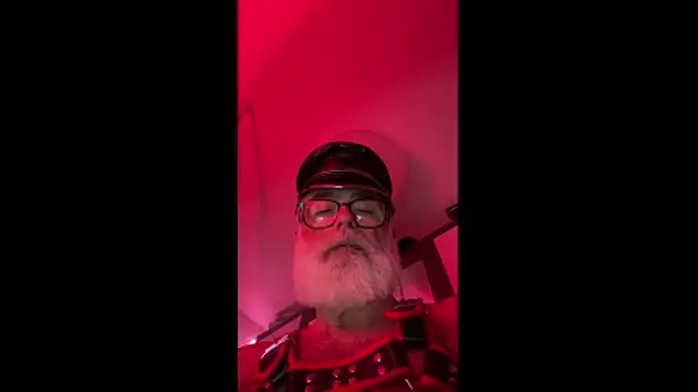 Snapshot of LeatherSdaddy chatting on 11.29.25 LeatherSdaddy online show from 11.29.25