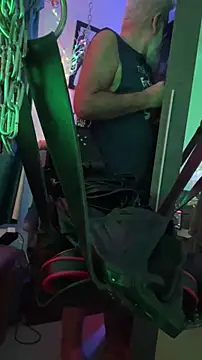 Snapshot of LeatherSdaddy chatting on 12.17.25 LeatherSdaddy online show from 12.17.25