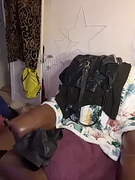 Snapshot of LeatherSdaddy chatting on 12.20.25 LeatherSdaddy online show from 12.20.25