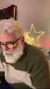 Snapshot of LeatherSdaddy chatting on 12.21.25 LeatherSdaddy online show from 12.21.25