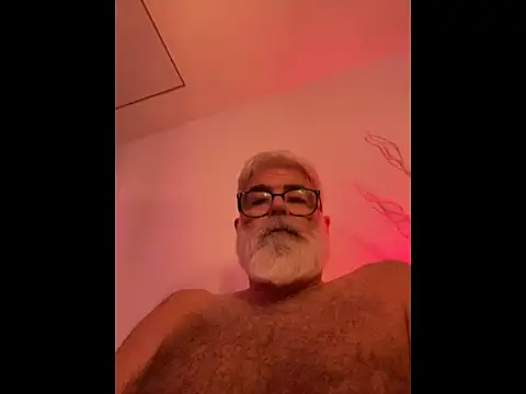 Snapshot of LeatherSdaddy chatting on 01.07.26 LeatherSdaddy online show from 01.07.26