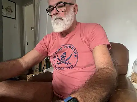 Snapshot of LeatherSdaddy chatting on 01.09.26 LeatherSdaddy online show from 01.09.26