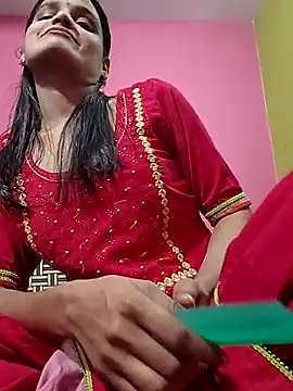 Snapshot of Zoya_Gi chatting on 11.15.25 Zoya Gi online show from 11.15.25