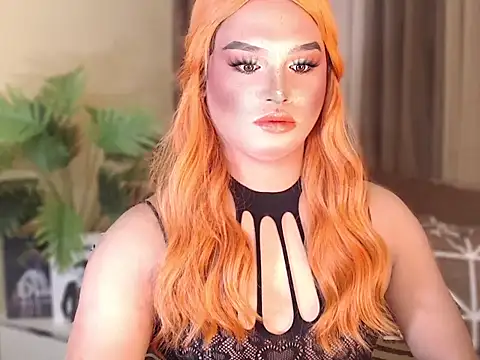 Snapshot of UrGoddess_Sofia chatting on 11.18.25 UrGoddess Sofia online show from 11.18.25