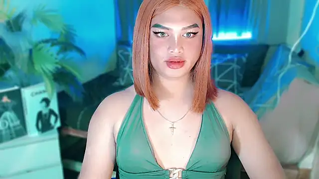 Snapshot of UrGoddess_Sofia chatting on 12.15.25 UrGoddess Sofia online show from 12.15.25