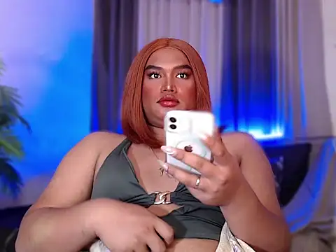 Snapshot of UrGoddess_Sofia chatting on 12.15.25 UrGoddess Sofia online show from 12.15.25