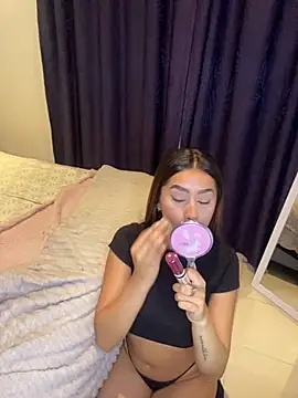 Snapshot of lauren_clauz chatting on 11.20.25 lauren clauz online show from 11.20.25