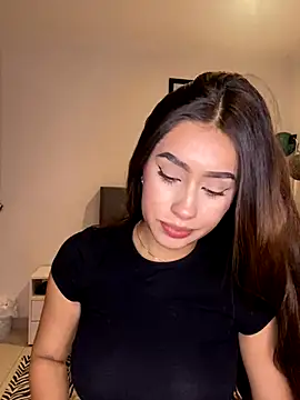 Snapshot of lauren_clauz chatting on 12.03.25 lauren clauz online show from 12.03.25