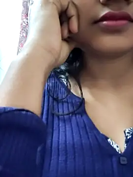 Snapshot of Hot-ruma chatting on 11.23.25 Hot-ruma online show from 11.23.25