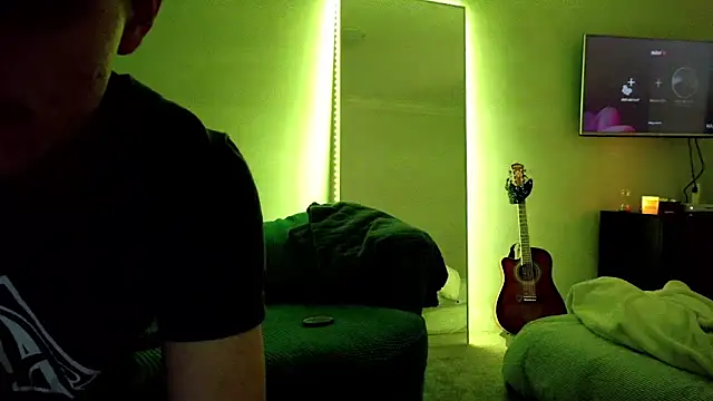 Snapshot of sculpteddesire chatting on 12.01.25 sculpteddesire online show from 12.01.25