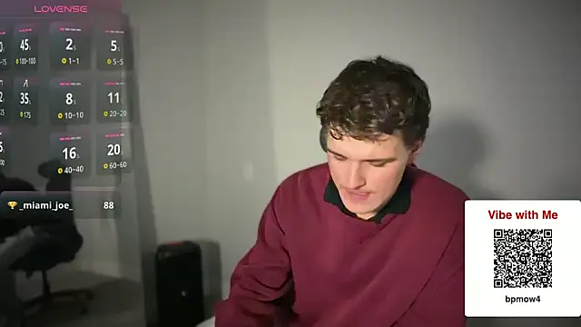 Snapshot of sculpteddesire chatting on 03.27.26 sculpteddesire online show from 03.27.26