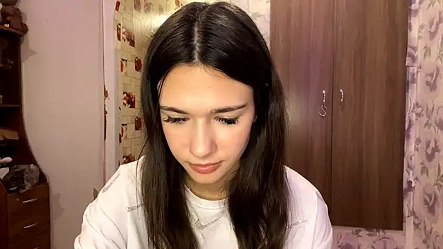 EunHendericks online show from 11.18.25