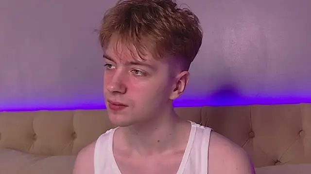 Snapshot of Paul_Holt chatting on 11.16.25 Paul Holt online show from 11.16.25