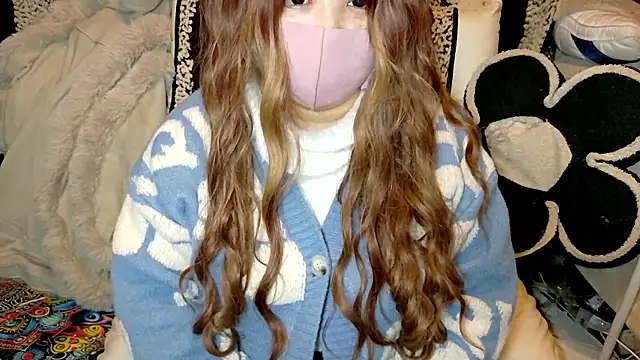 Snapshot of oxLILxMELOxo chatting on 12.03.25 oxLILxMELOxo online show from 12.03.25