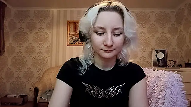 Snapshot of KyokoAck chatting on 12.14.25 KyokoAck online show from 12.14.25