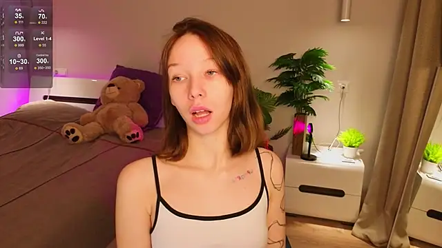 Snapshot of LilyPoetry_ chatting on 12.05.25 LilyPoetry online show from 12.05.25