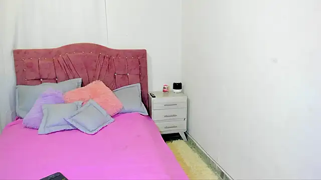 Snapshot of yourlatina_emely chatting on 03.05.26 yourlatina emely online show from 03.05.26