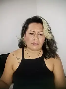 Snapshot of angi_daw chatting on 02.04.26 angi daw online show from 02.04.26