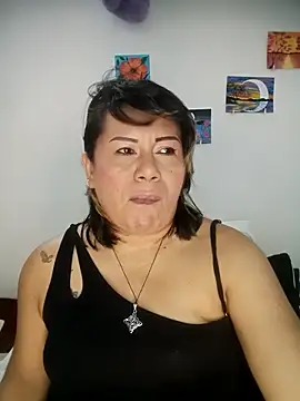 Snapshot of angi_daw chatting on 06.05.26 angi daw online show from 06.05.26