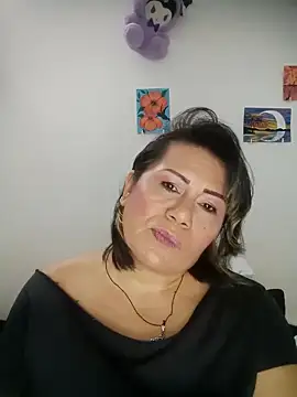 Snapshot of angi_daw chatting on 06.07.26 angi daw online show from 06.07.26